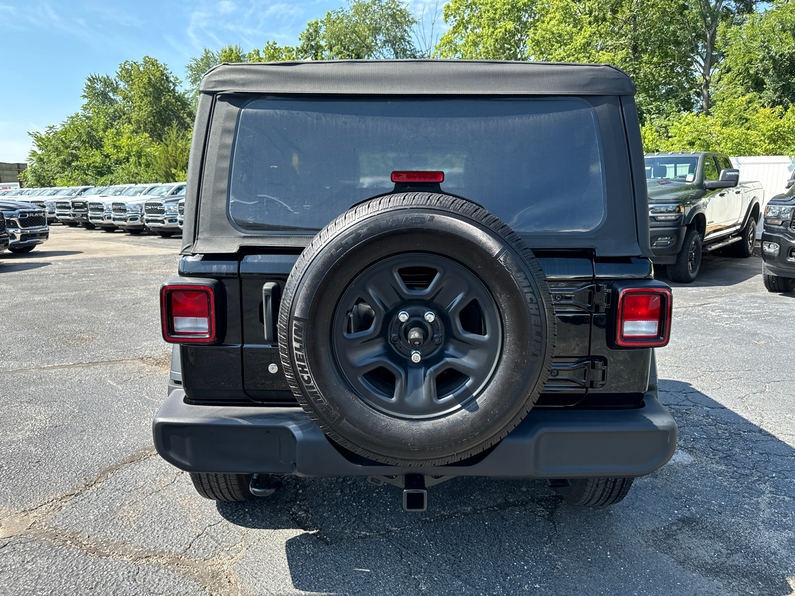 2019 JEEP WRANGLER Sport 4