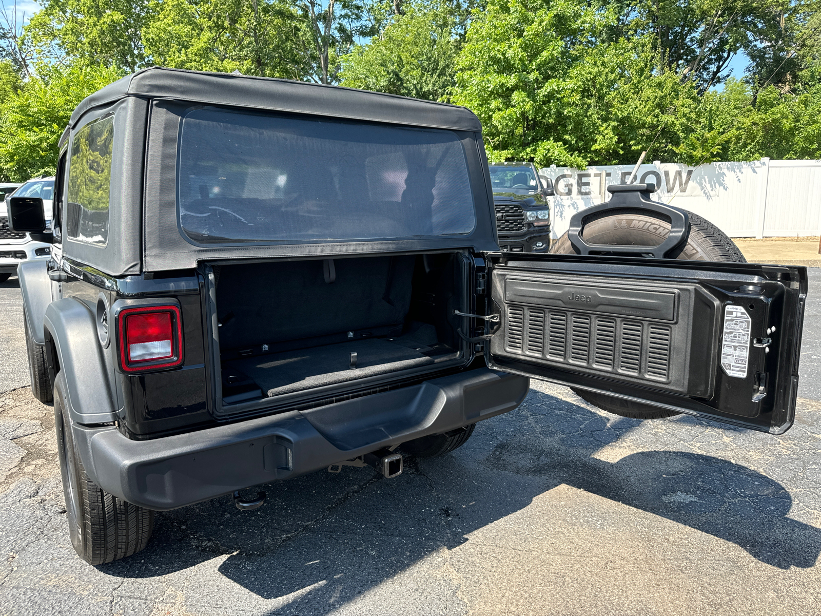 2019 JEEP WRANGLER Sport 15