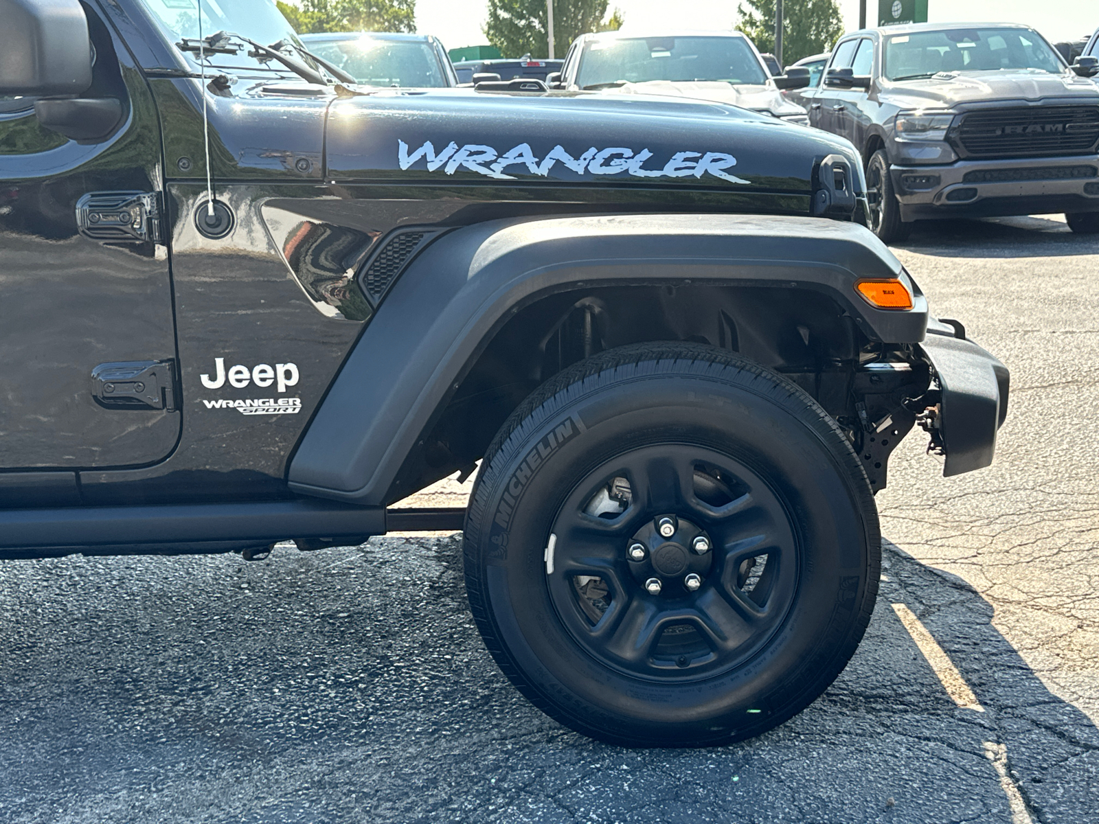 2019 JEEP WRANGLER Sport 17