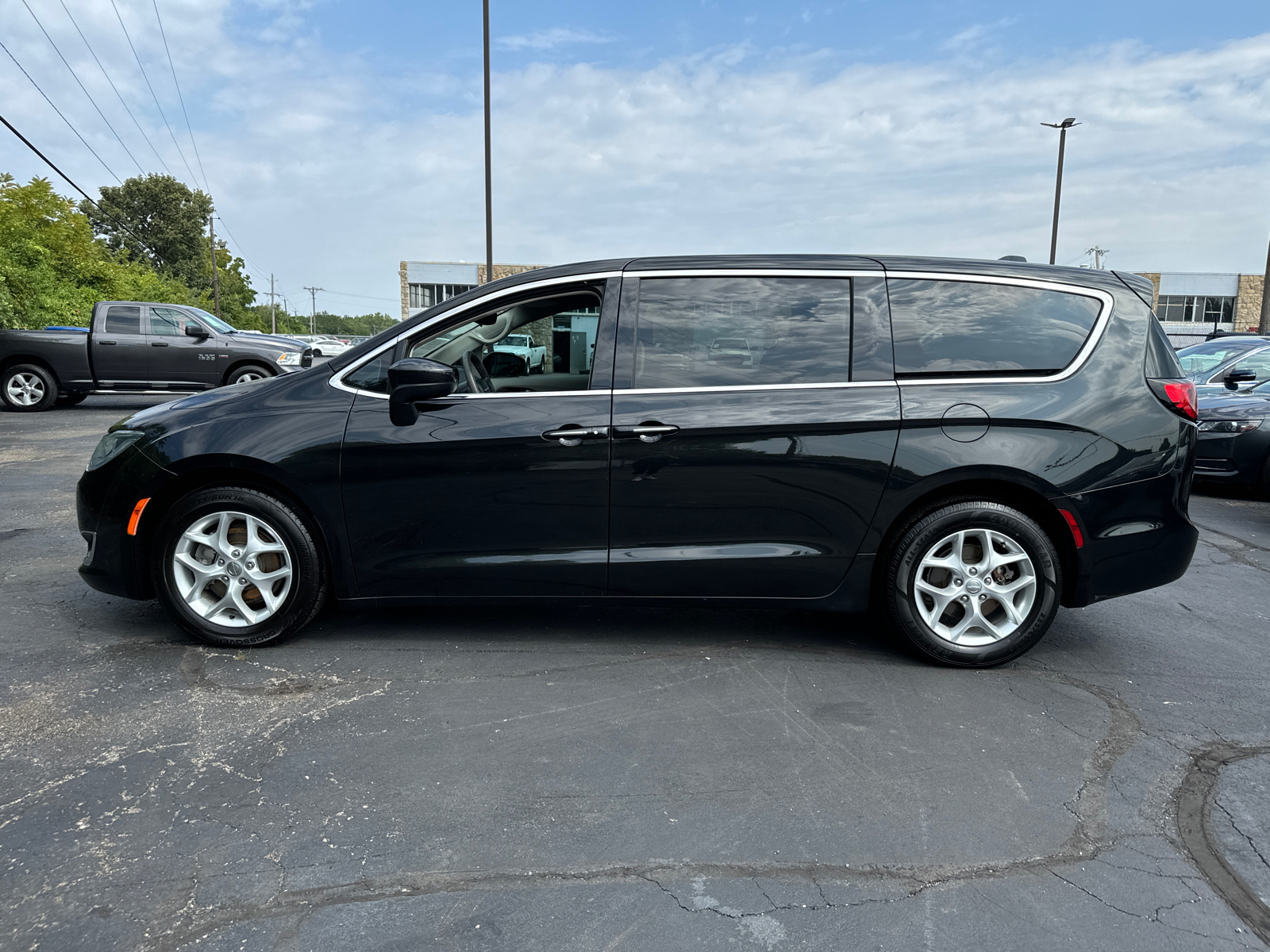 2017 CHRYSLER PACIFICA Touring Plus 3