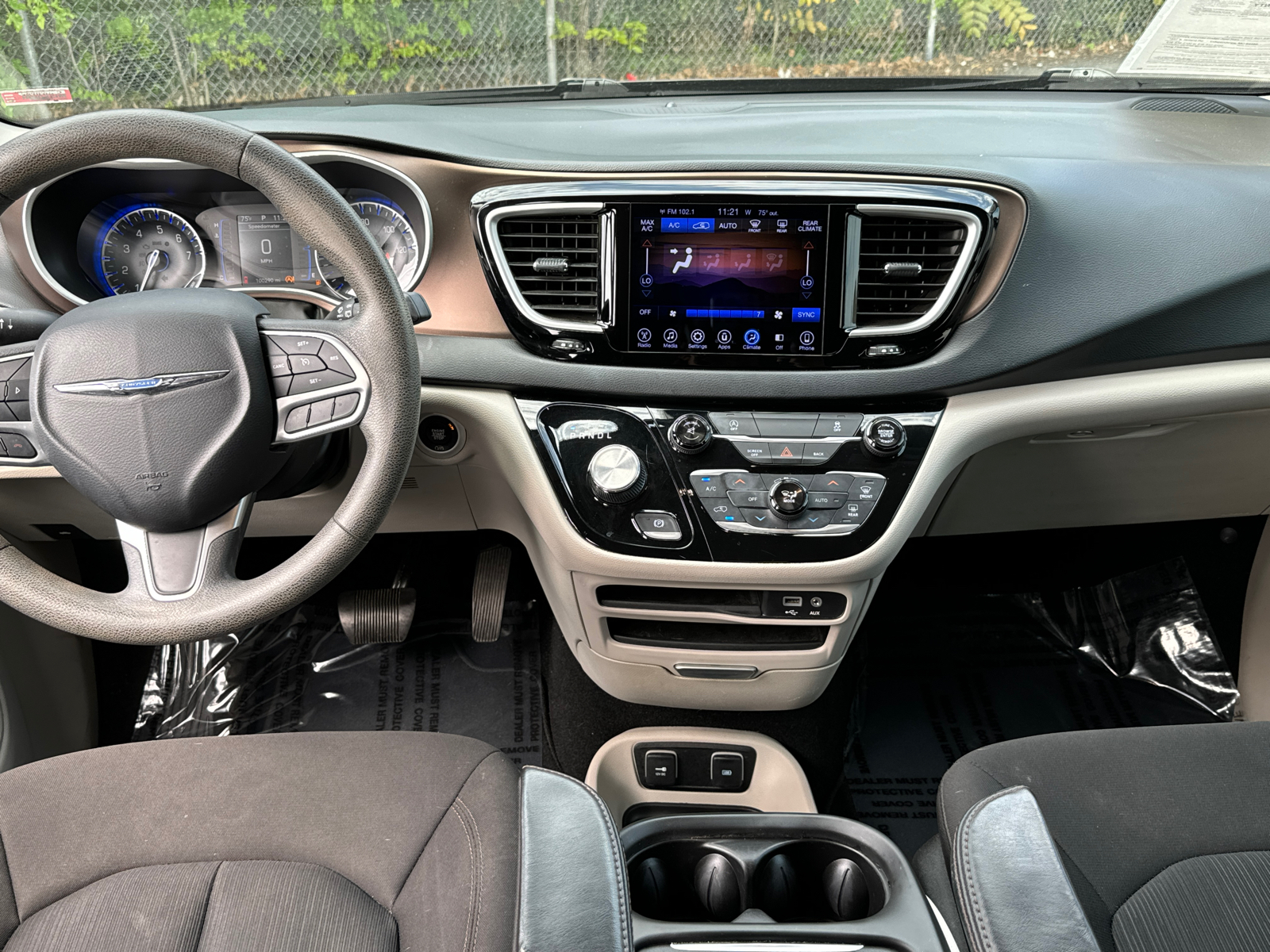 2017 CHRYSLER PACIFICA Touring Plus 9