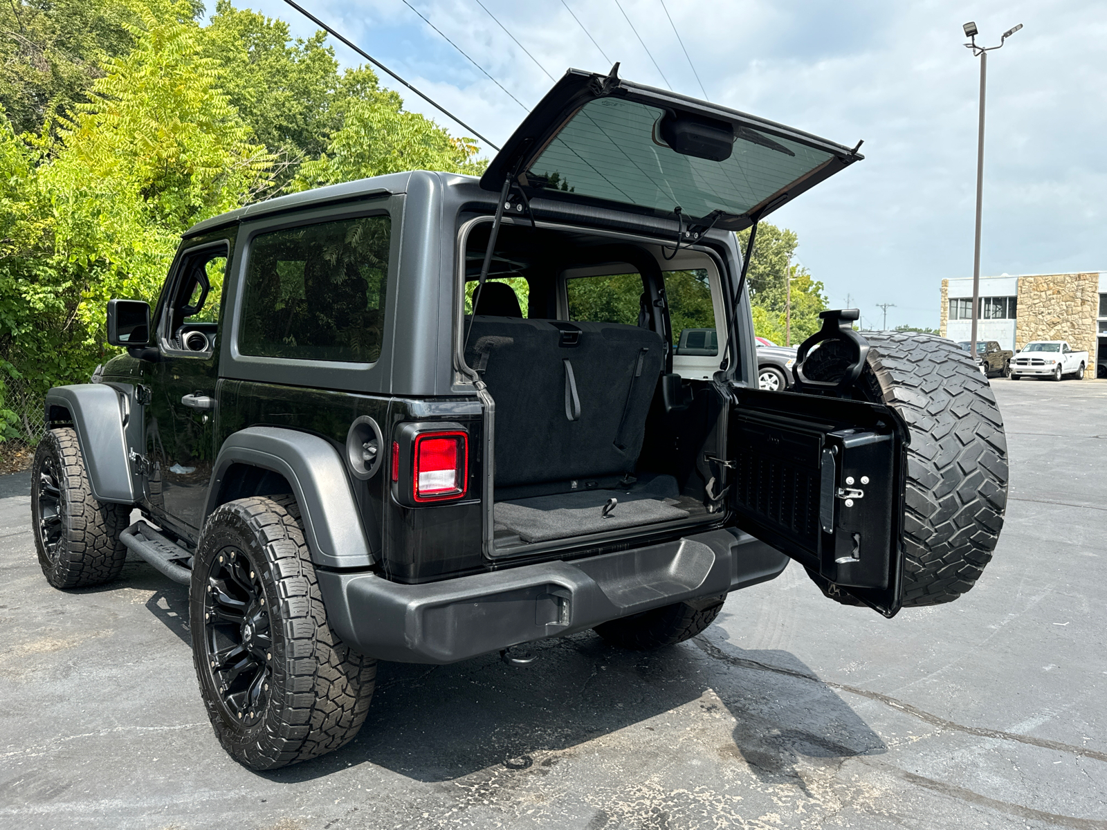 2019 JEEP WRANGLER Sport S 16