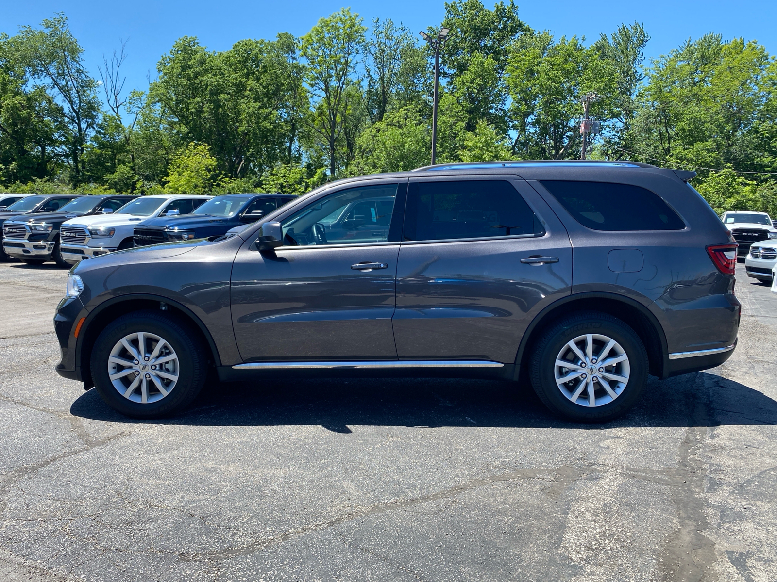 2021 DODGE DURANGO SXT Plus 3