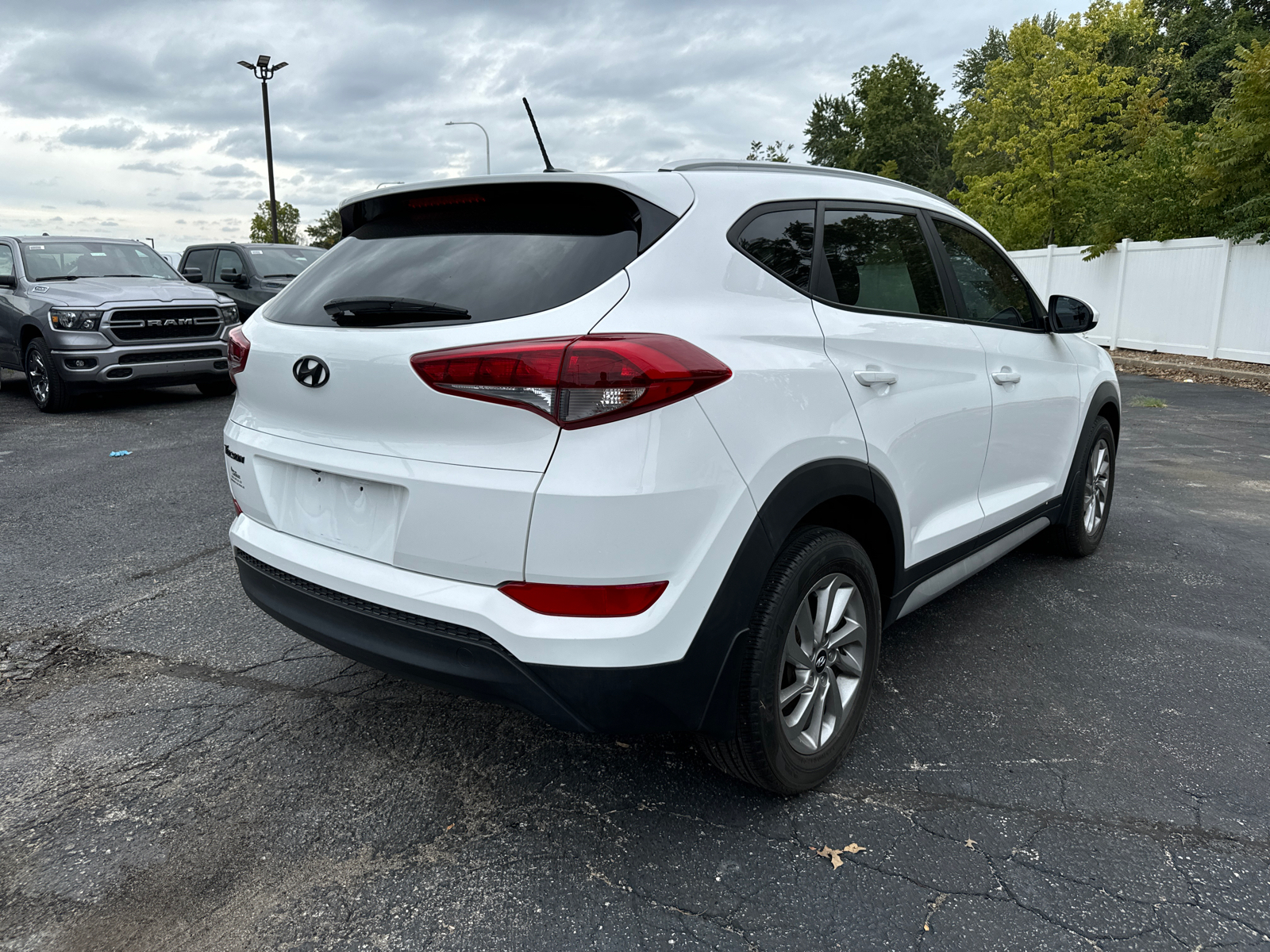 2017 HYUNDAI TUCSON SE 5