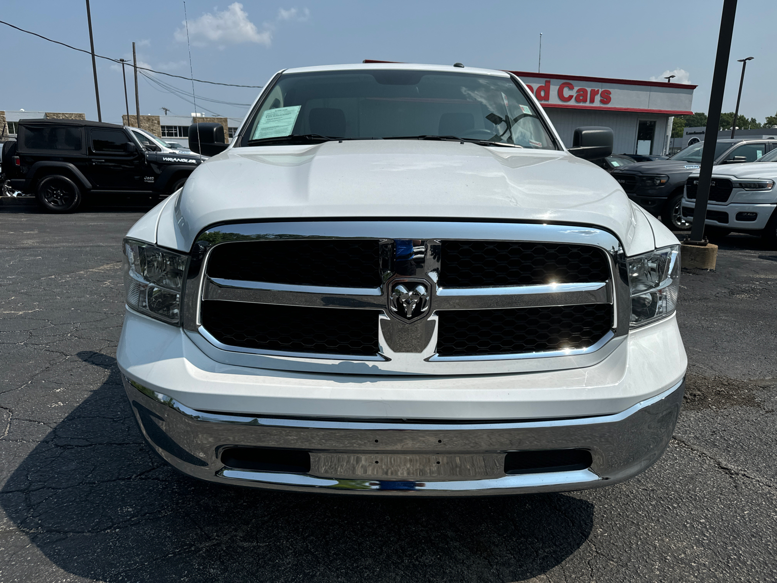 2023 RAM 1500 CLASSIC Tradesman 2