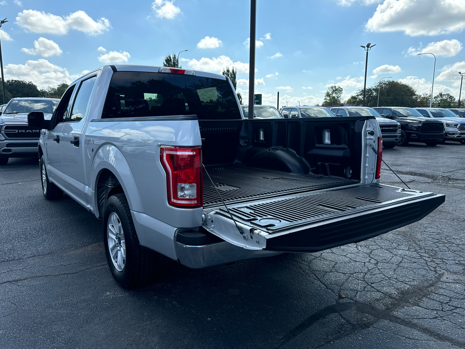 2017 FORD F-150 XLT 17