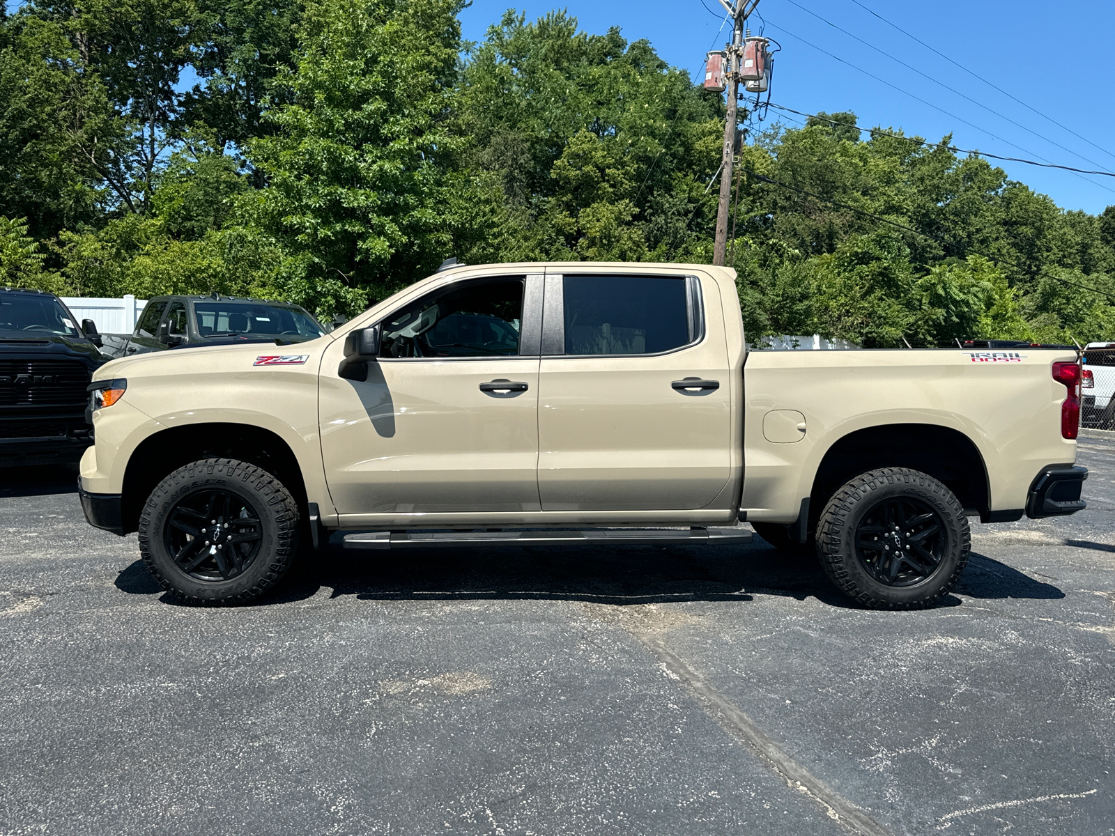 2023 CHEVROLET SILVERADO 1500 Custom Trail Boss 3