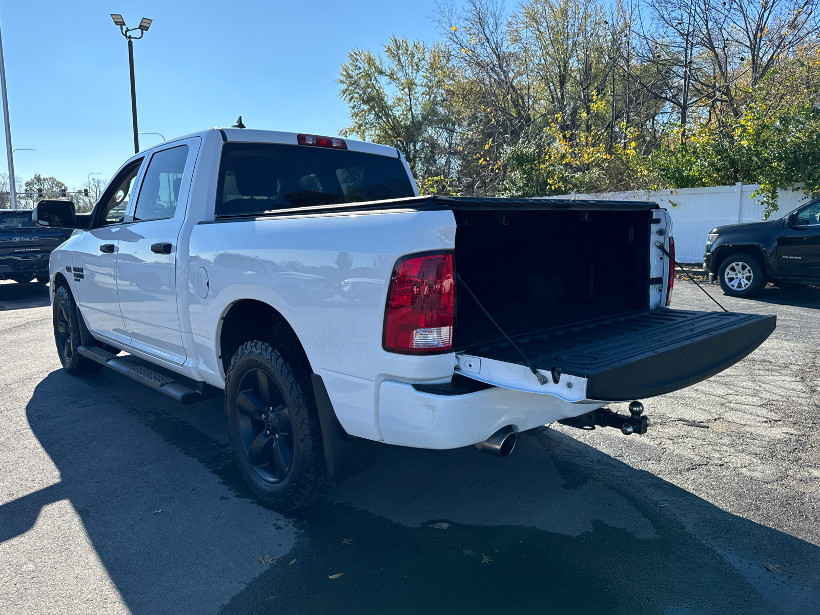 2020 RAM 1500 CLASSIC Express 15