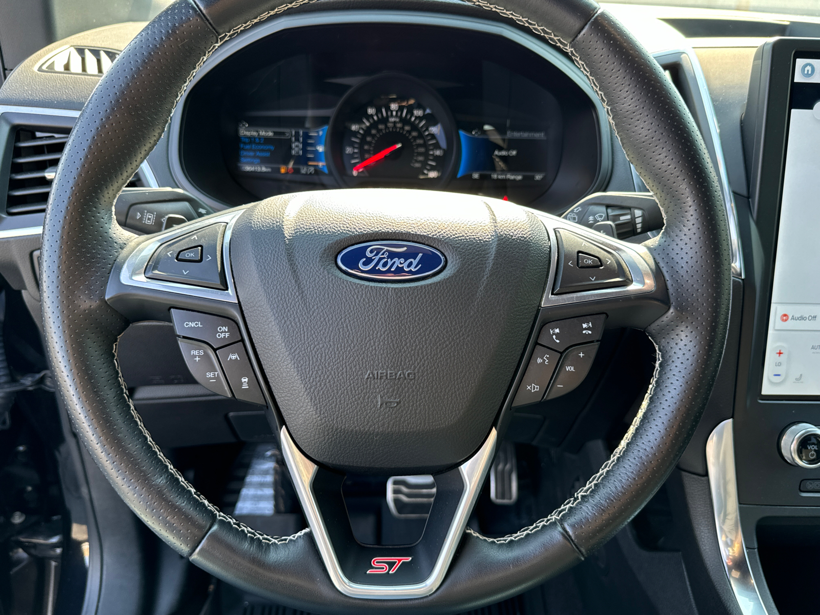 2022 FORD EDGE ST 13