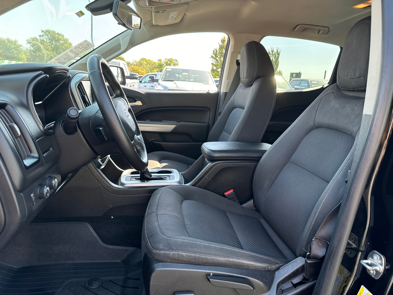 2018 CHEVROLET COLORADO 4WD LT 8