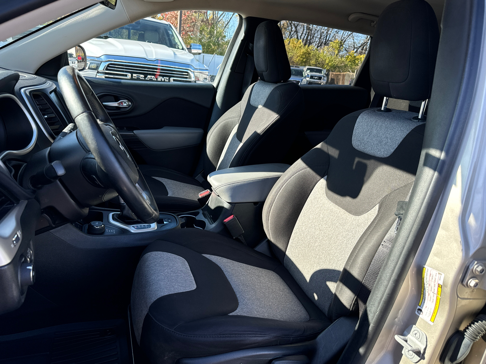 2014 JEEP CHEROKEE Latitude 8