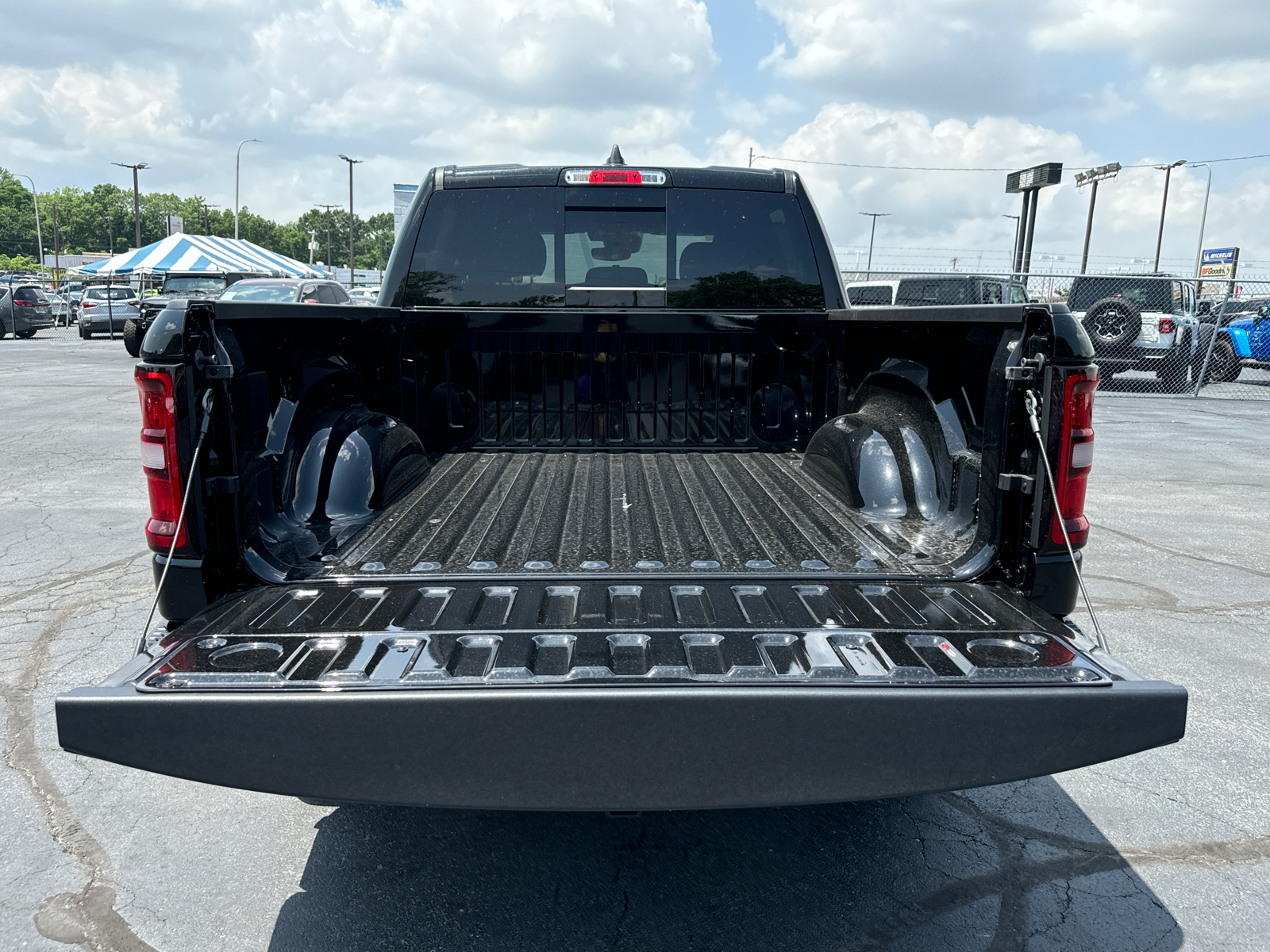 2025 RAM 1500 Tradesman 18