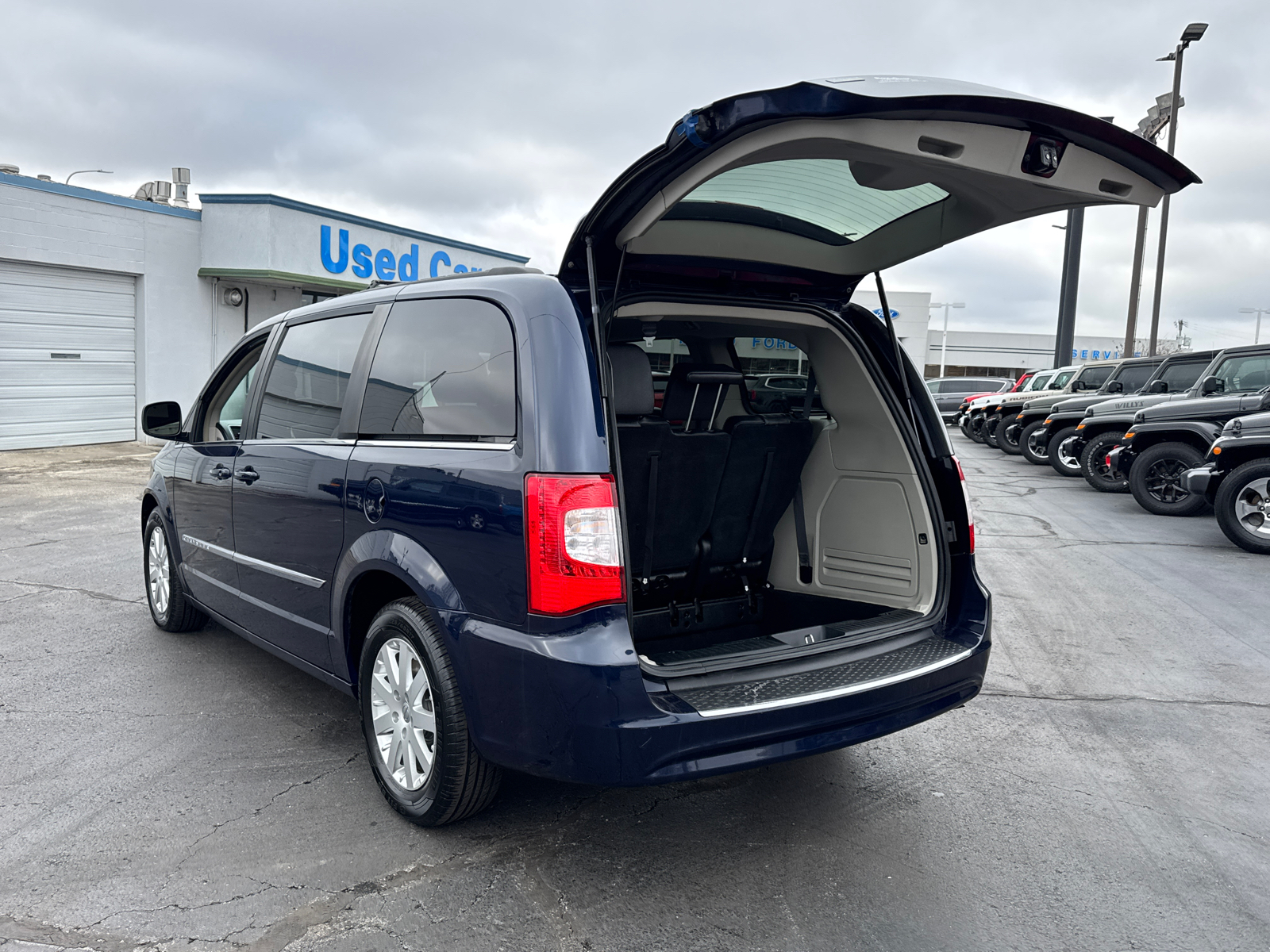 2016 CHRYSLER TOWN & COUNTRY Touring 17