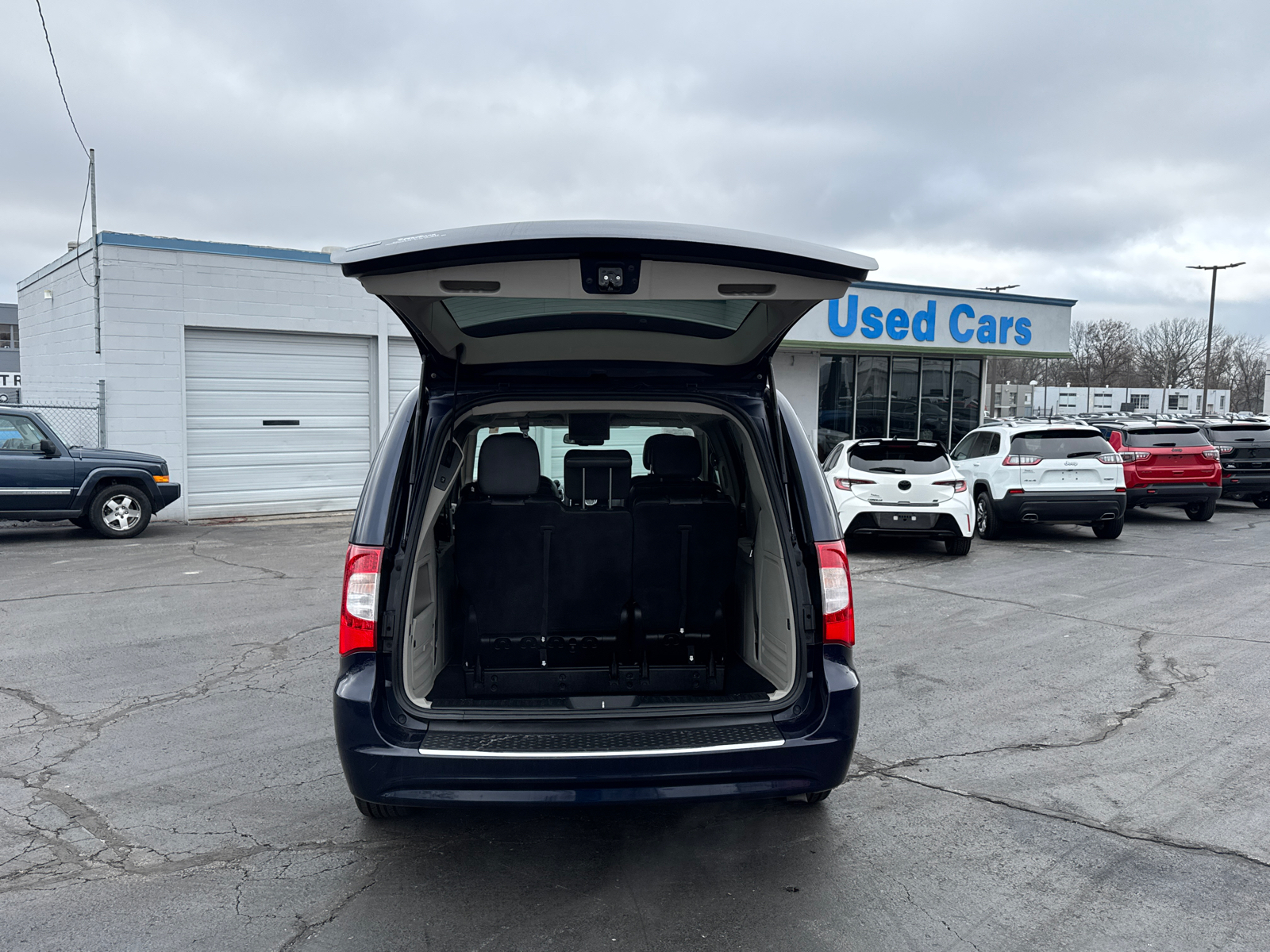 2016 CHRYSLER TOWN & COUNTRY Touring 18