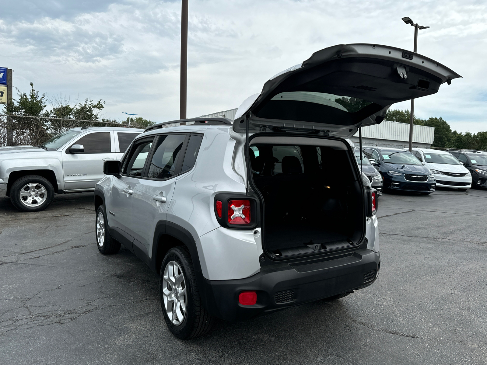 2017 JEEP RENEGADE Latitude 17