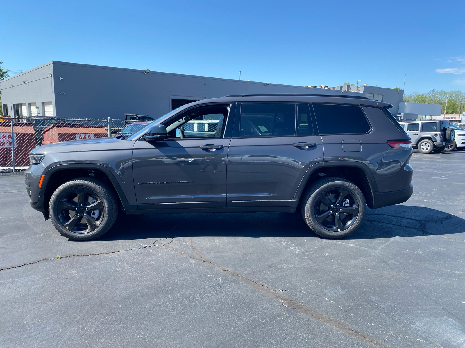 2024 JEEP GRAND CHEROKEE L Limited 3