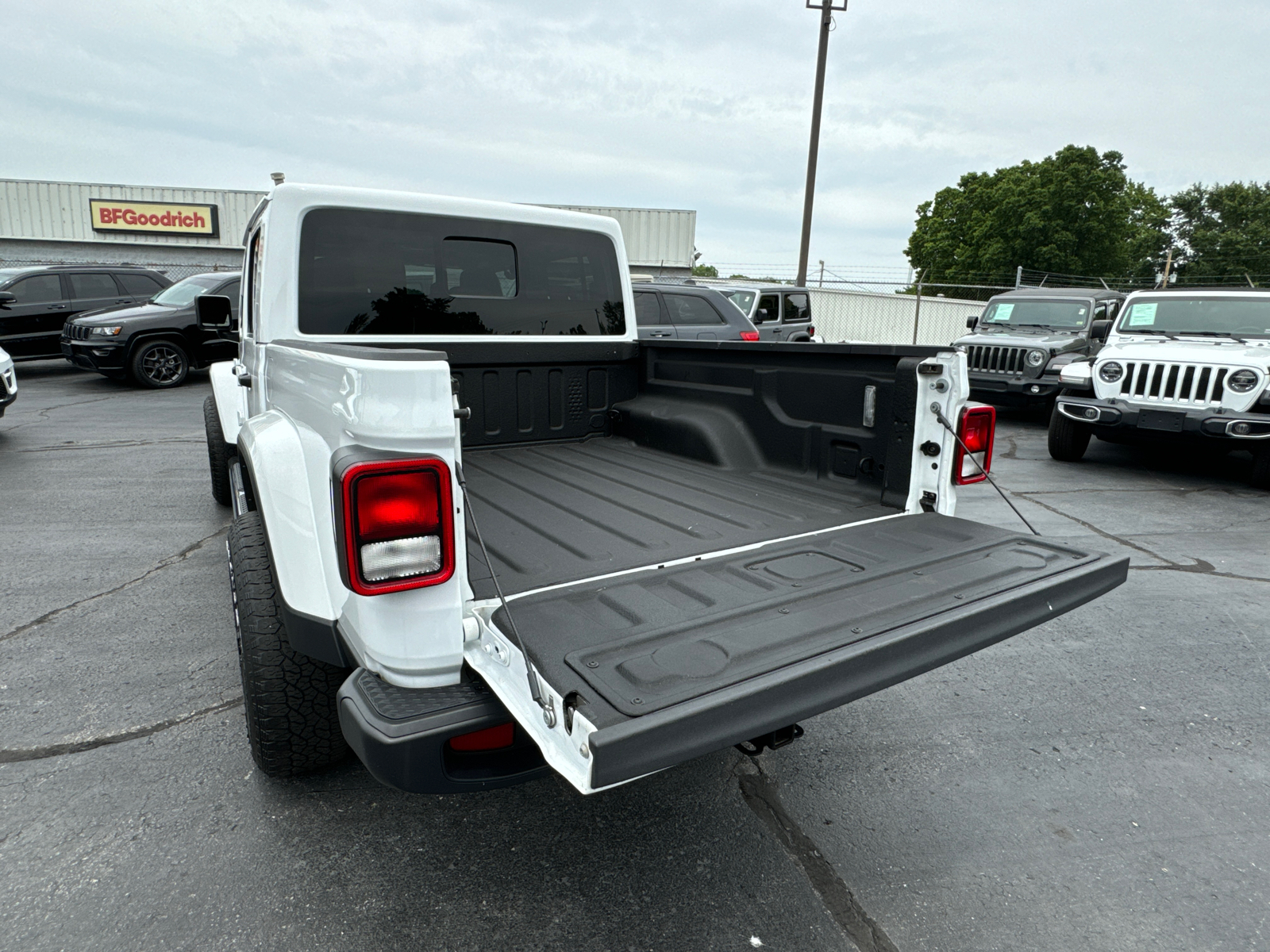 2021 JEEP GLADIATOR Overland 18