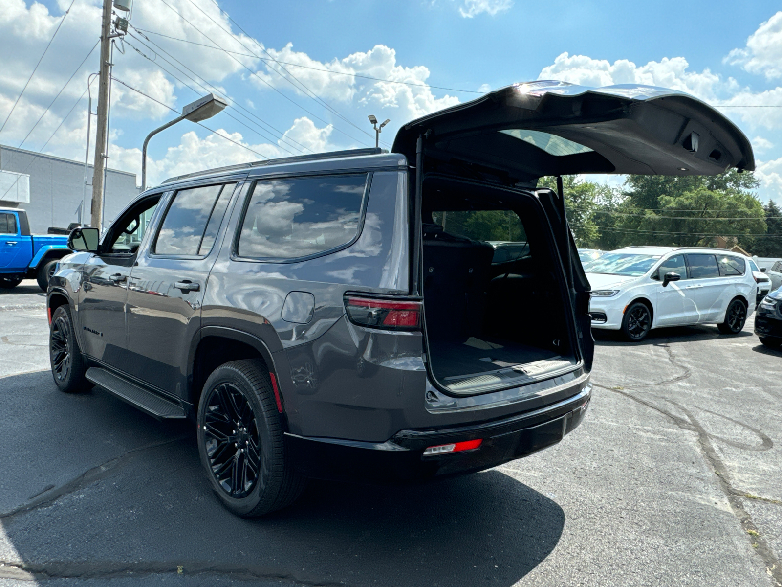 2024 JEEP WAGONEER Series II Carbide 19