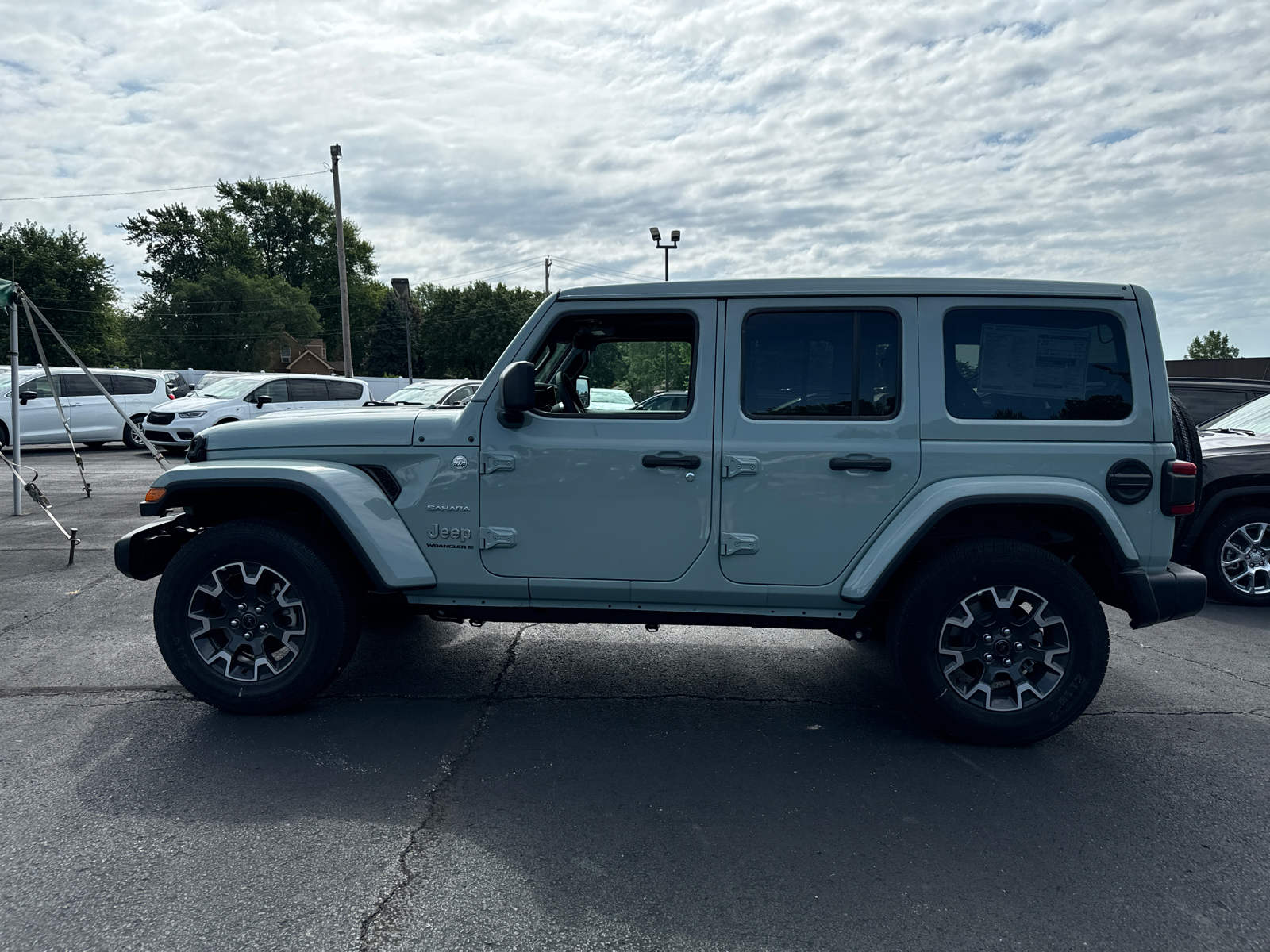 2024 JEEP WRANGLER Sahara 4