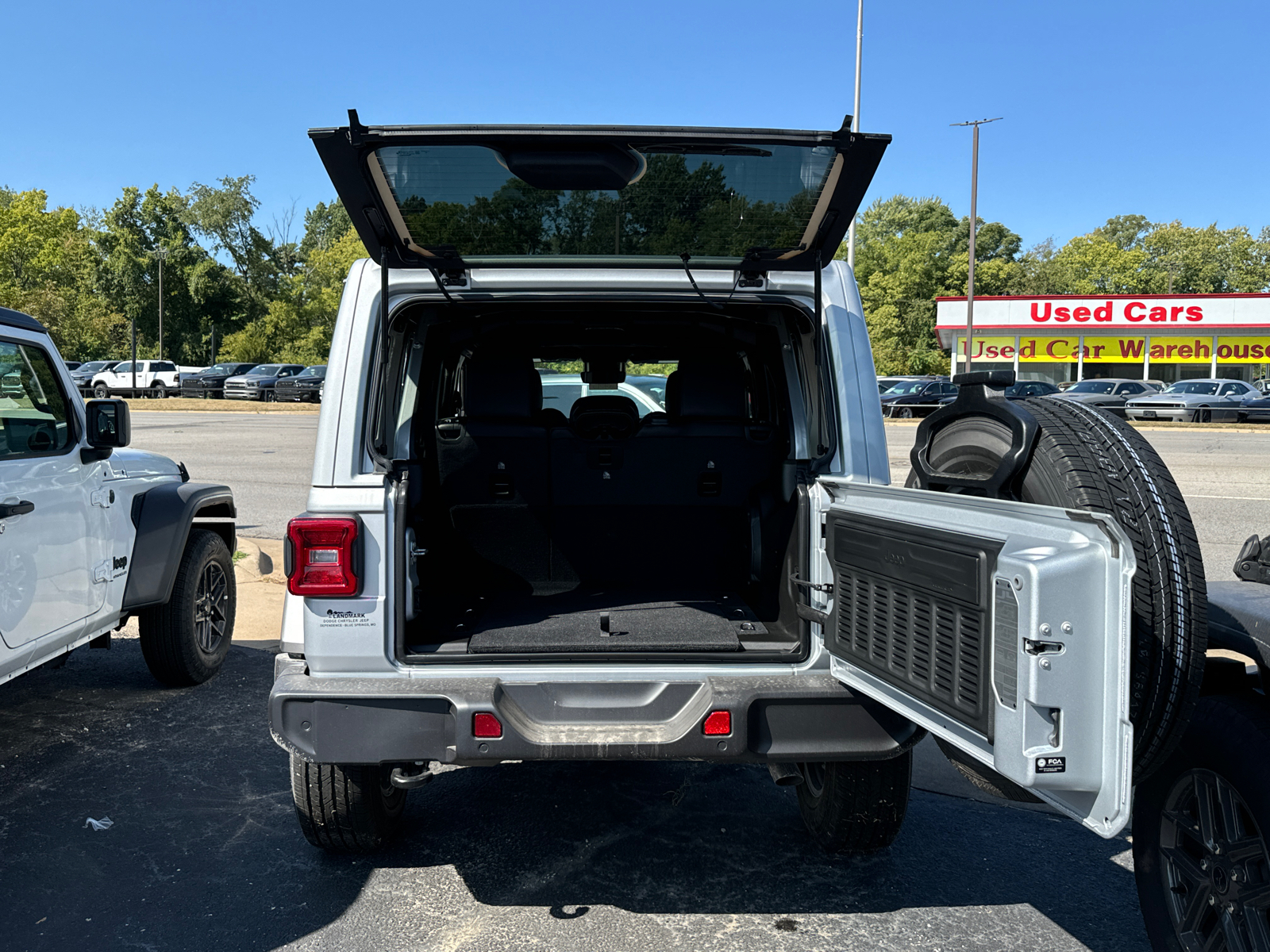 2024 JEEP WRANGLER Sahara 17