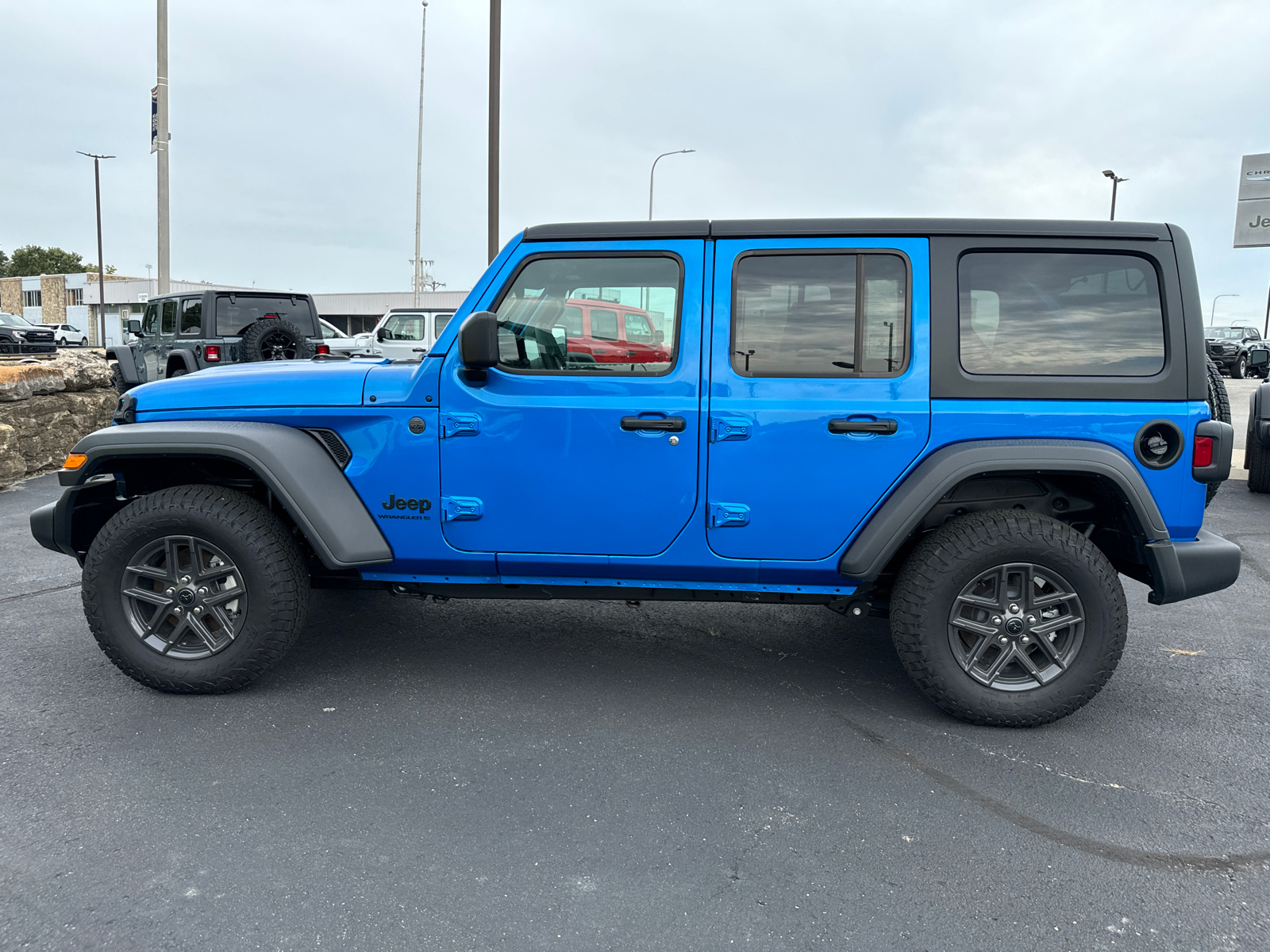 2024 JEEP WRANGLER Sport S 3