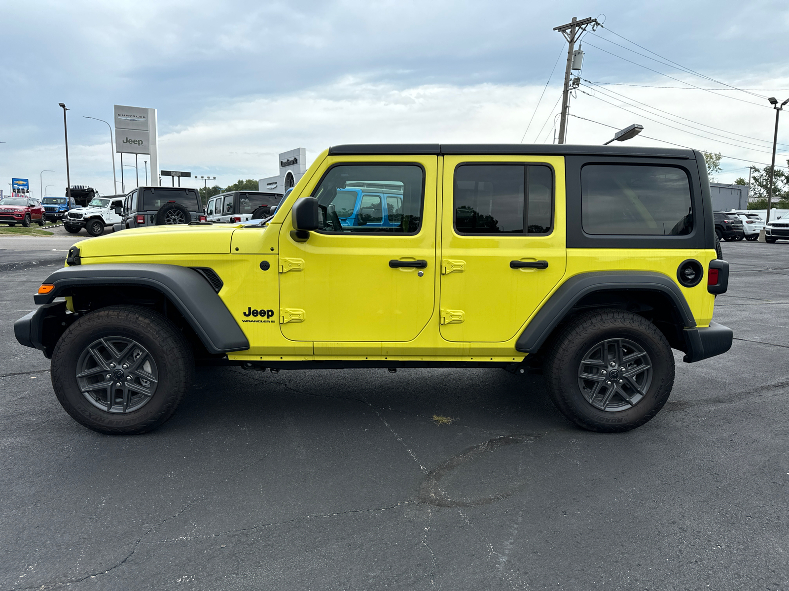 2024 JEEP WRANGLER Sport S 3