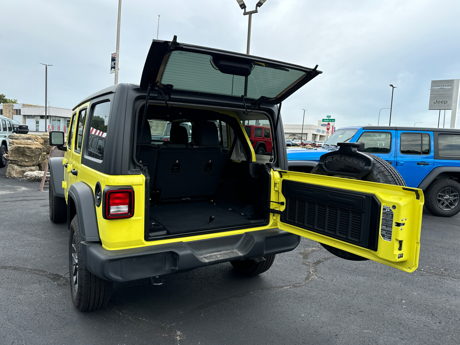 2024 JEEP WRANGLER Sport S 18