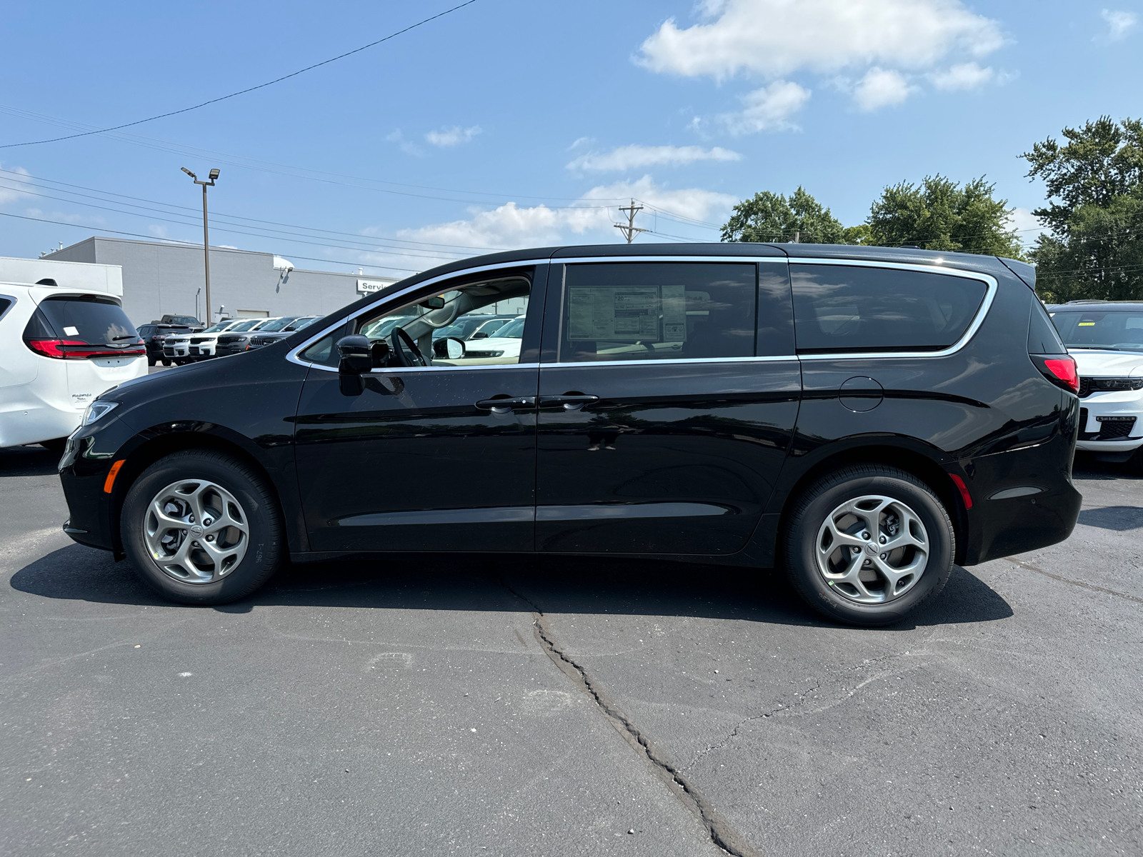 2024 CHRYSLER PACIFICA Limited 3