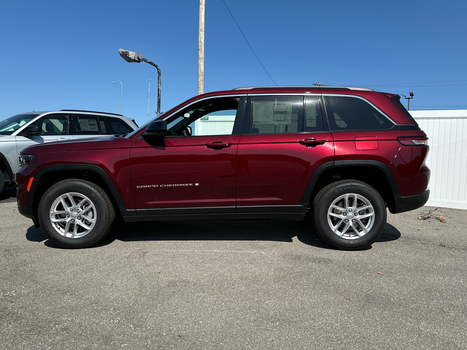 2024 JEEP GRAND CHEROKEE Laredo X 3