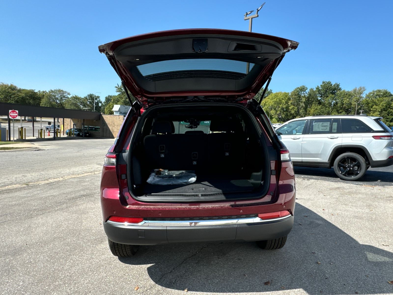 2024 JEEP GRAND CHEROKEE Laredo X 19