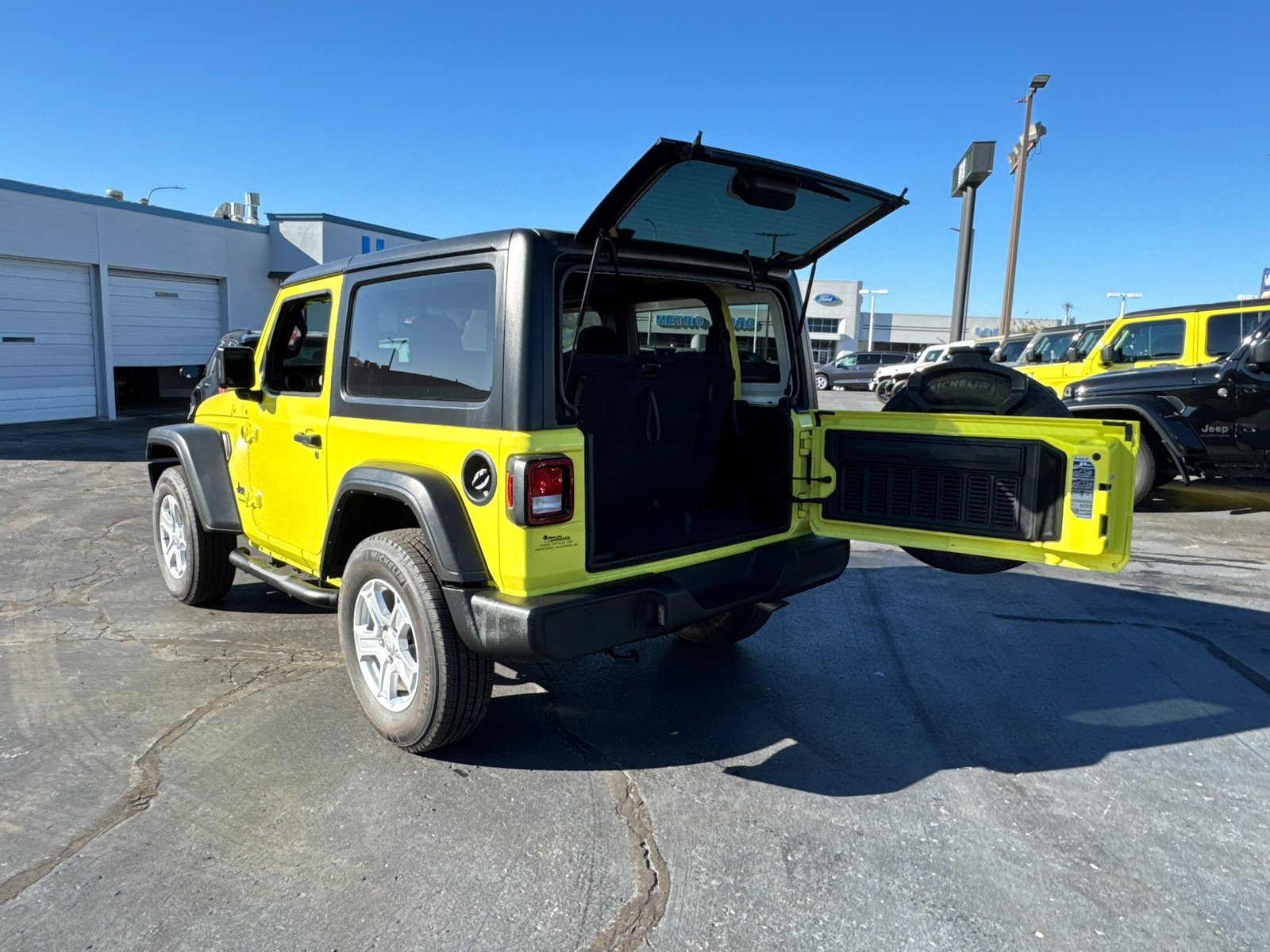 2022 JEEP WRANGLER Sport S 18