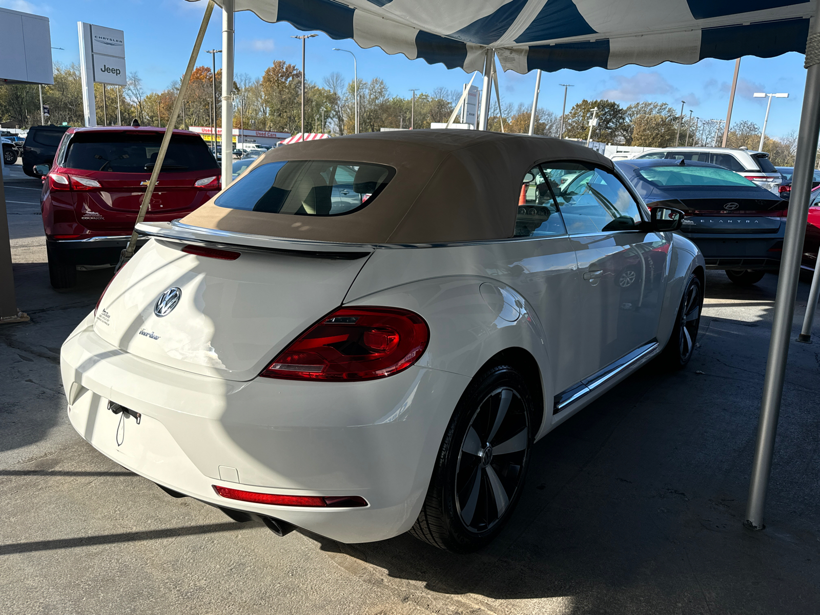 2013 VOLKSWAGEN BEETLE CONVERTIBLE 2.0T w/Sound/Nav 5