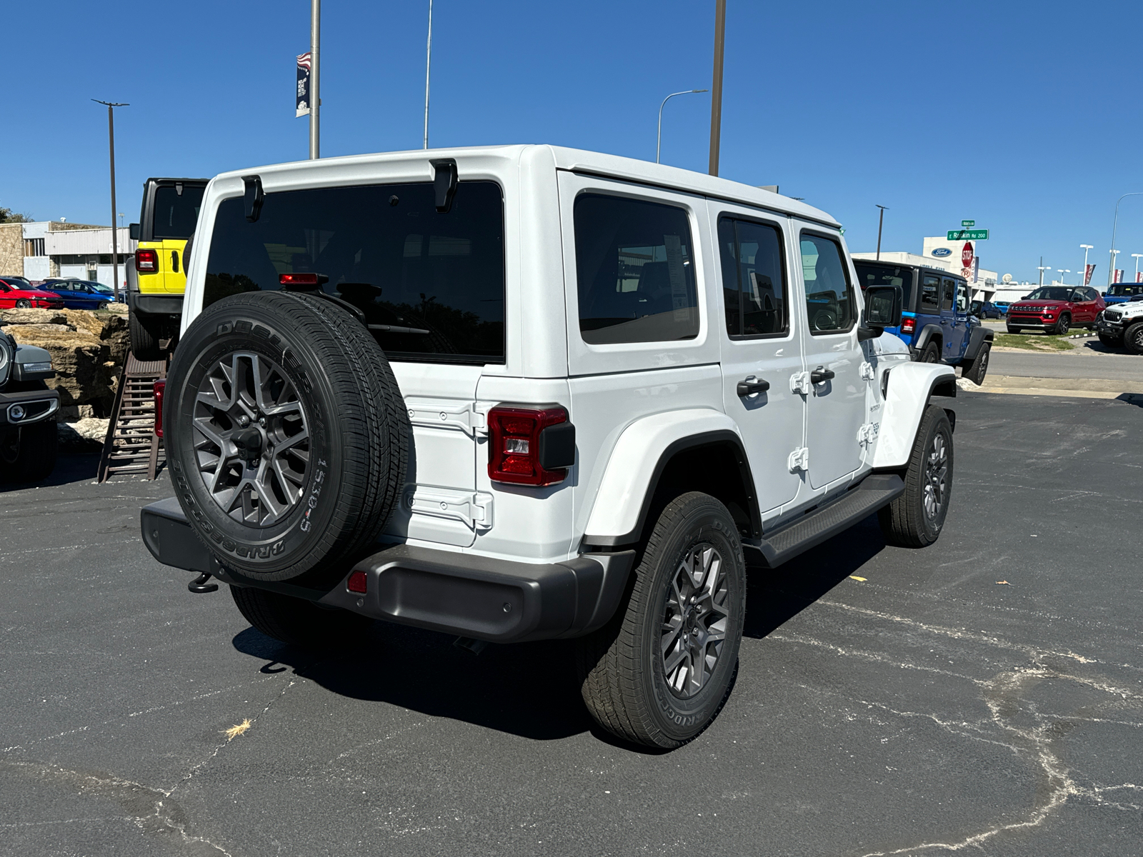 2024 JEEP WRANGLER Sahara 5