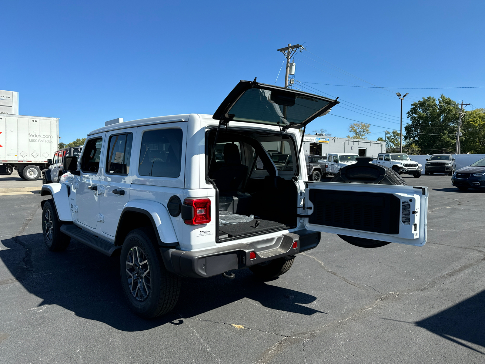 2024 JEEP WRANGLER Sahara 18