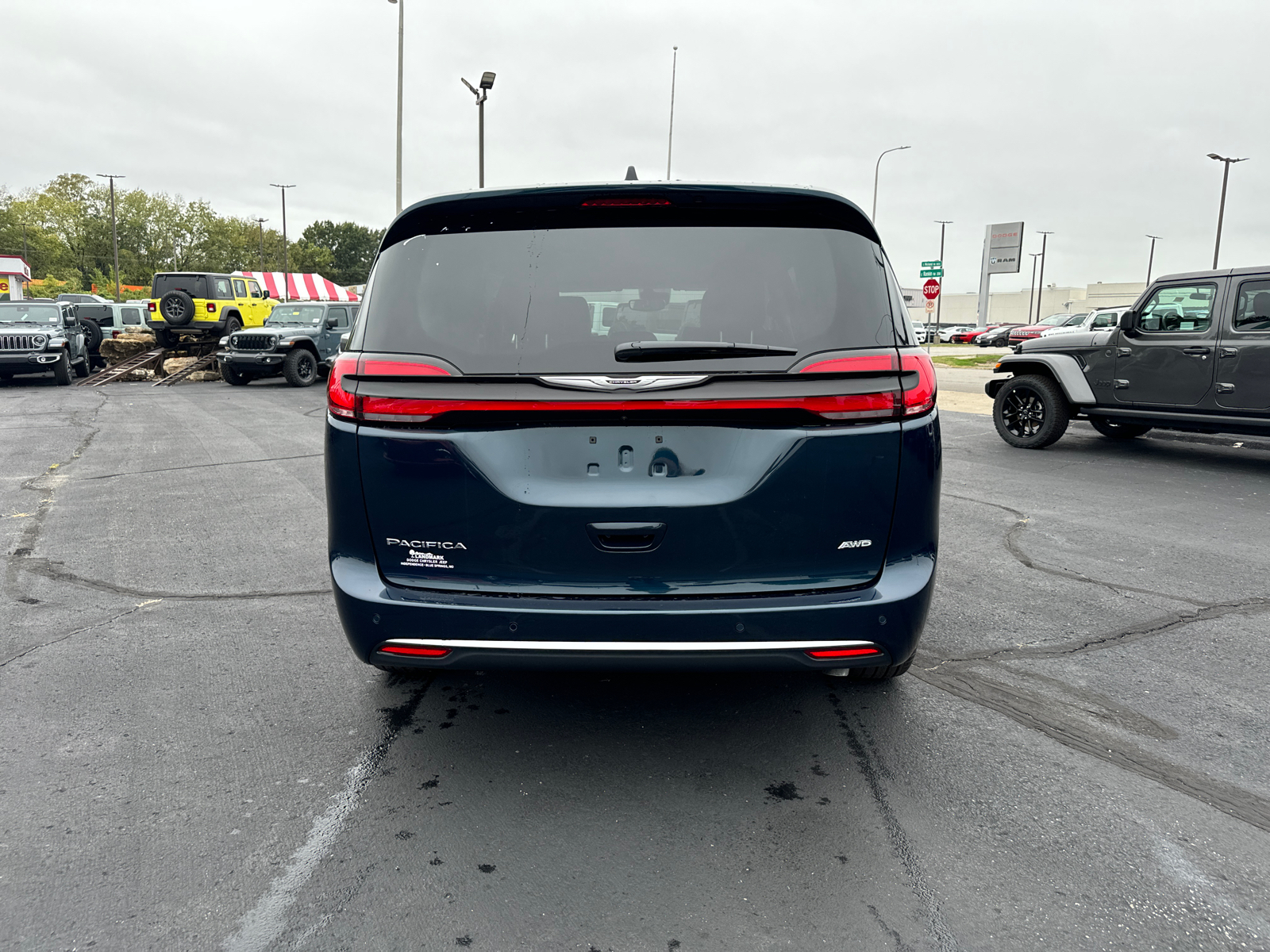 2024 CHRYSLER PACIFICA Touring L 4