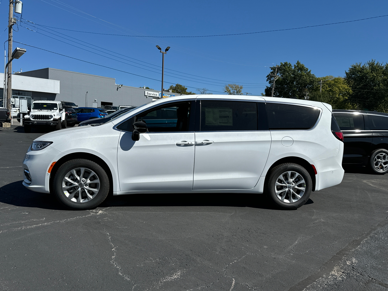 2025 CHRYSLER PACIFICA Select 3