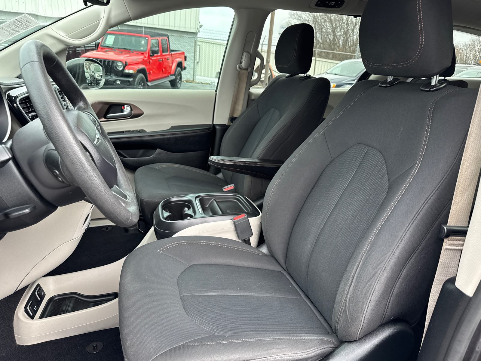 2018 CHRYSLER PACIFICA Touring Plus 9