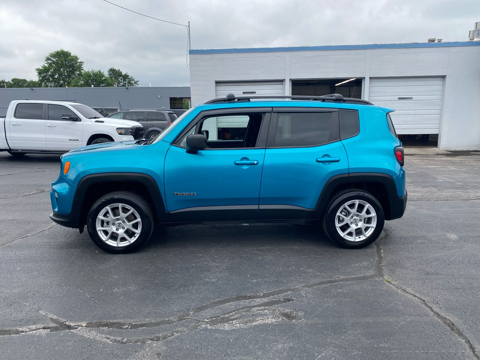 2022 JEEP RENEGADE Latitude 3