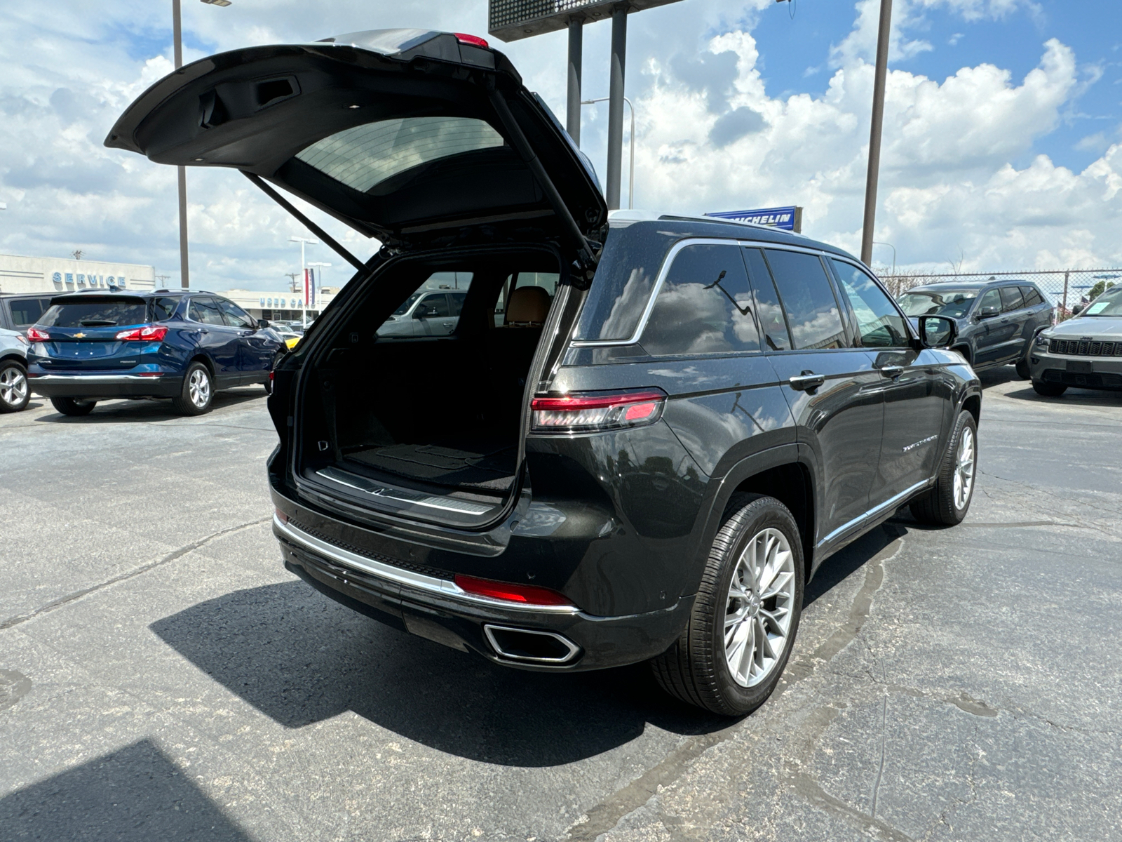 2023 JEEP GRAND CHEROKEE Summit 18