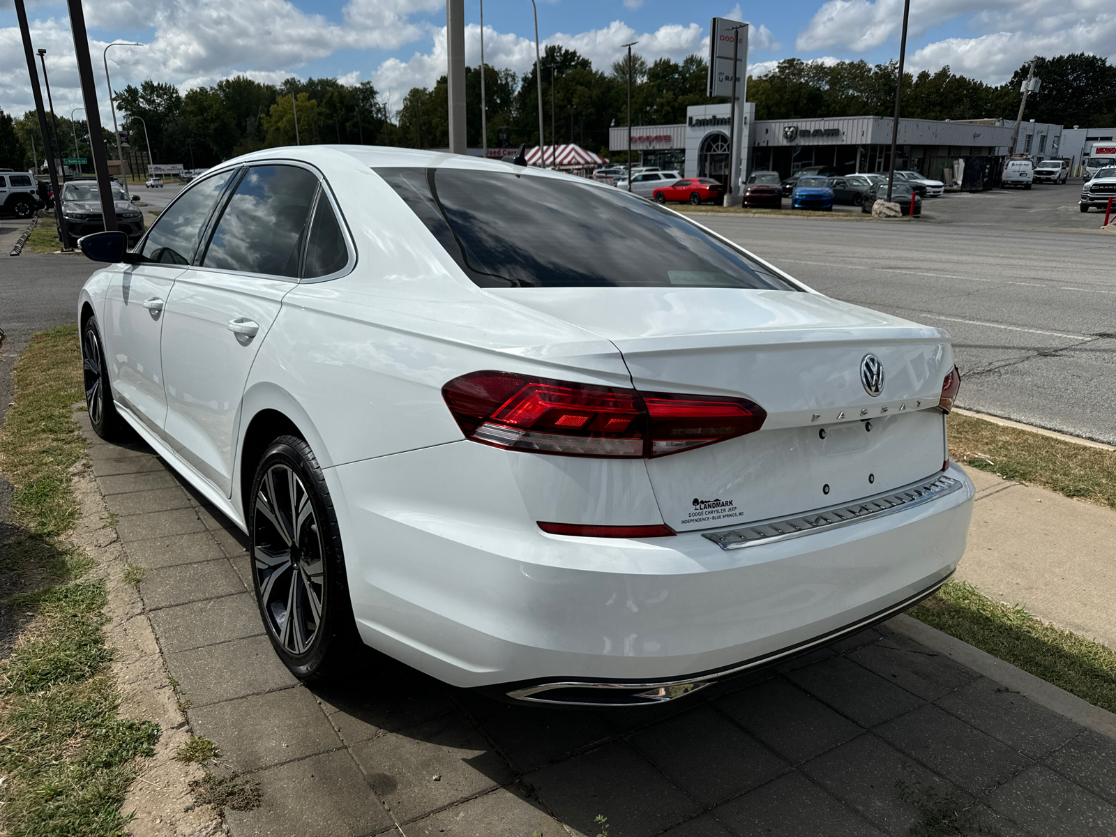 2022 VOLKSWAGEN PASSAT 2.0T SE 3