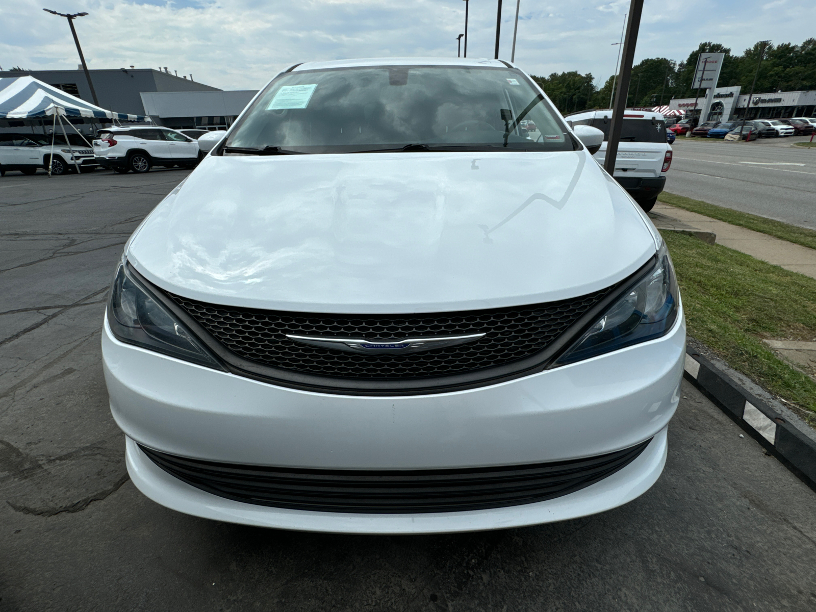 2020 CHRYSLER VOYAGER L 2