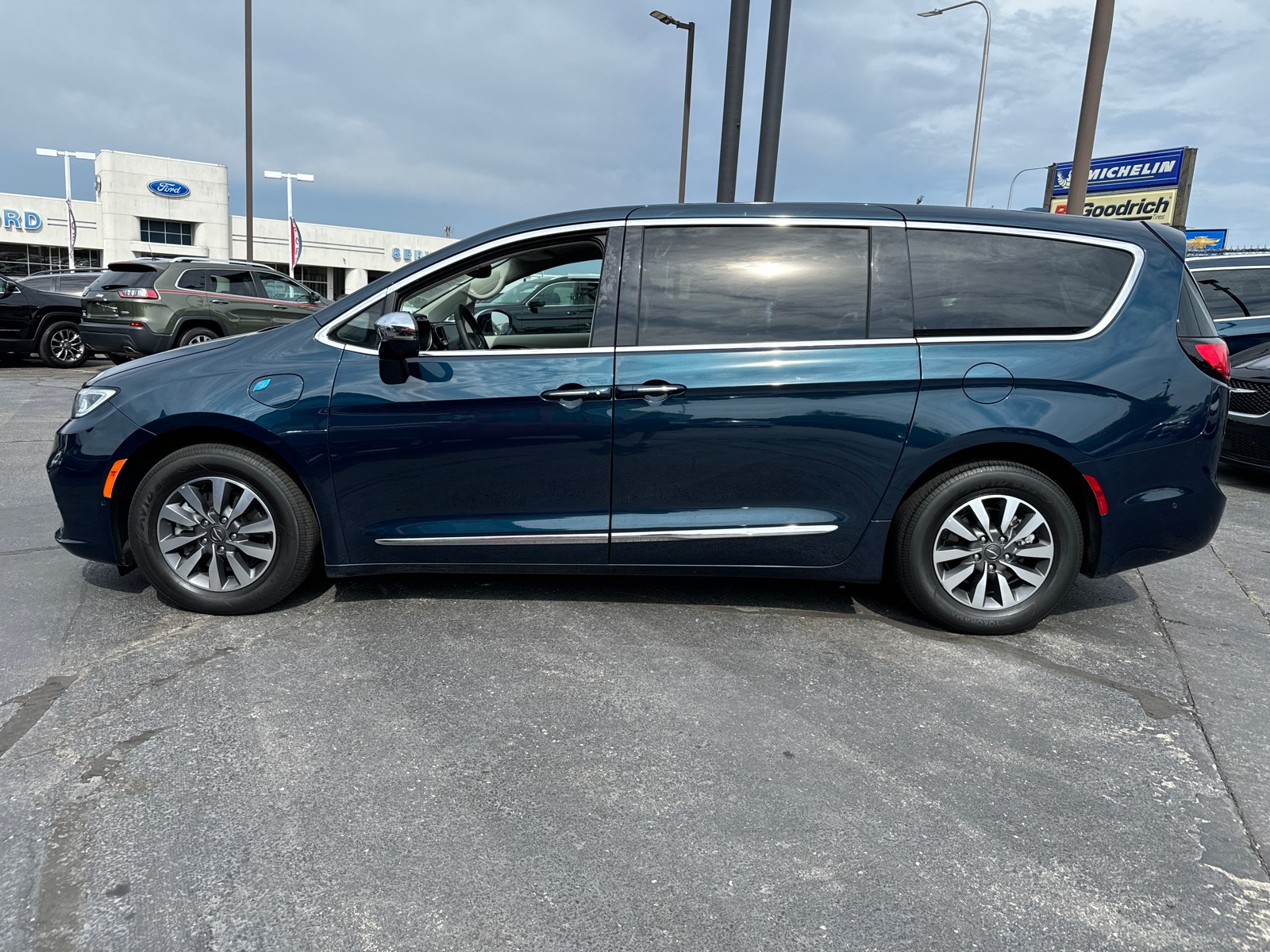 2022 CHRYSLER PACIFICA Hybrid Limited 3