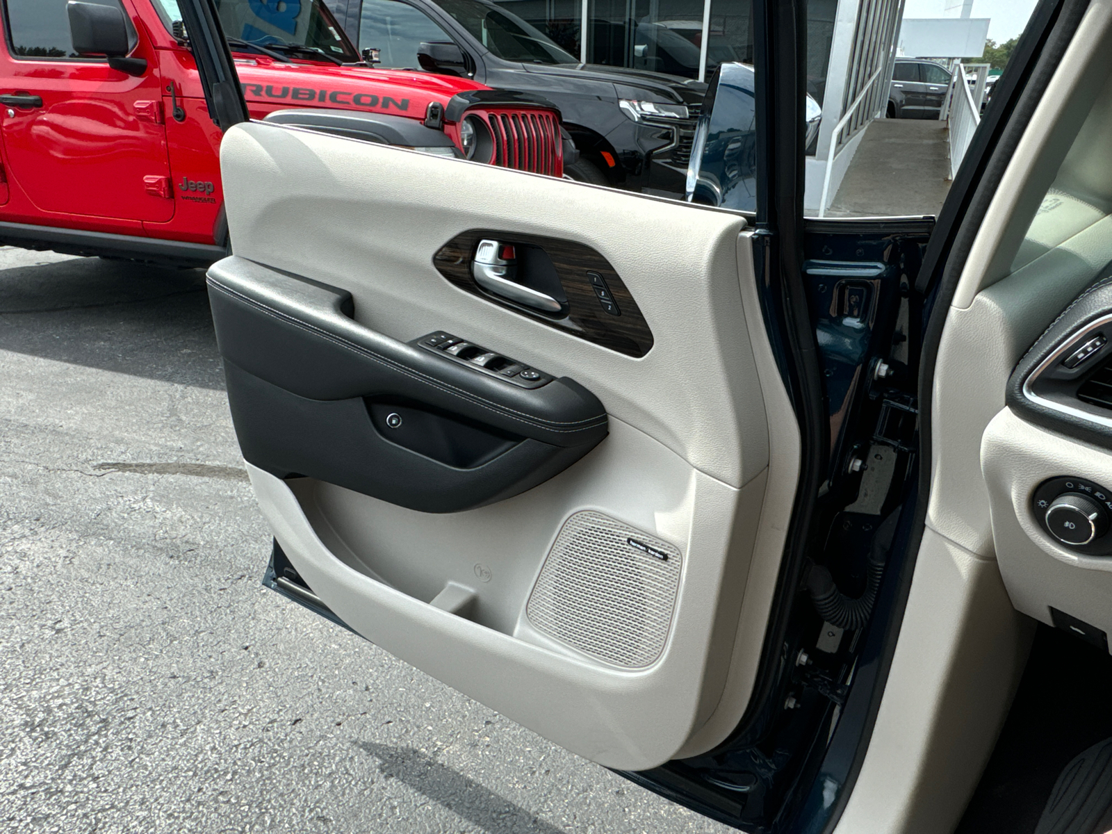 2022 CHRYSLER PACIFICA Hybrid Limited 17