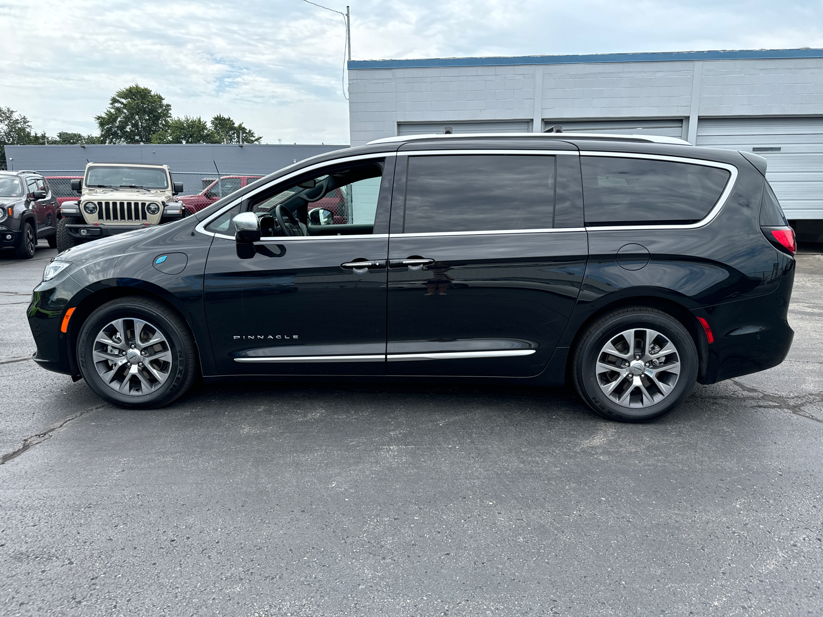 2022 CHRYSLER PACIFICA Hybrid Pinnacle 3