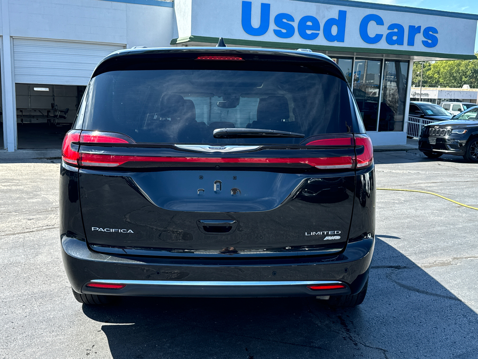 2023 CHRYSLER PACIFICA Limited 4