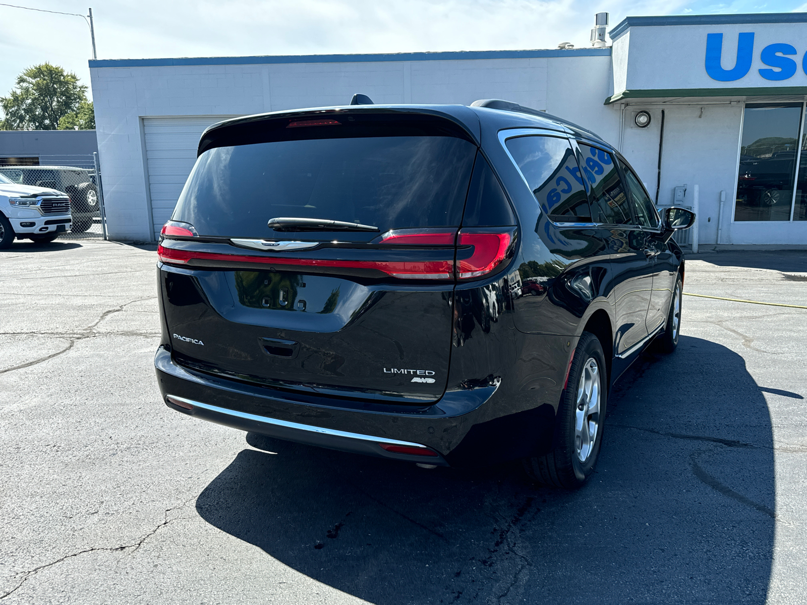 2023 CHRYSLER PACIFICA Limited 5