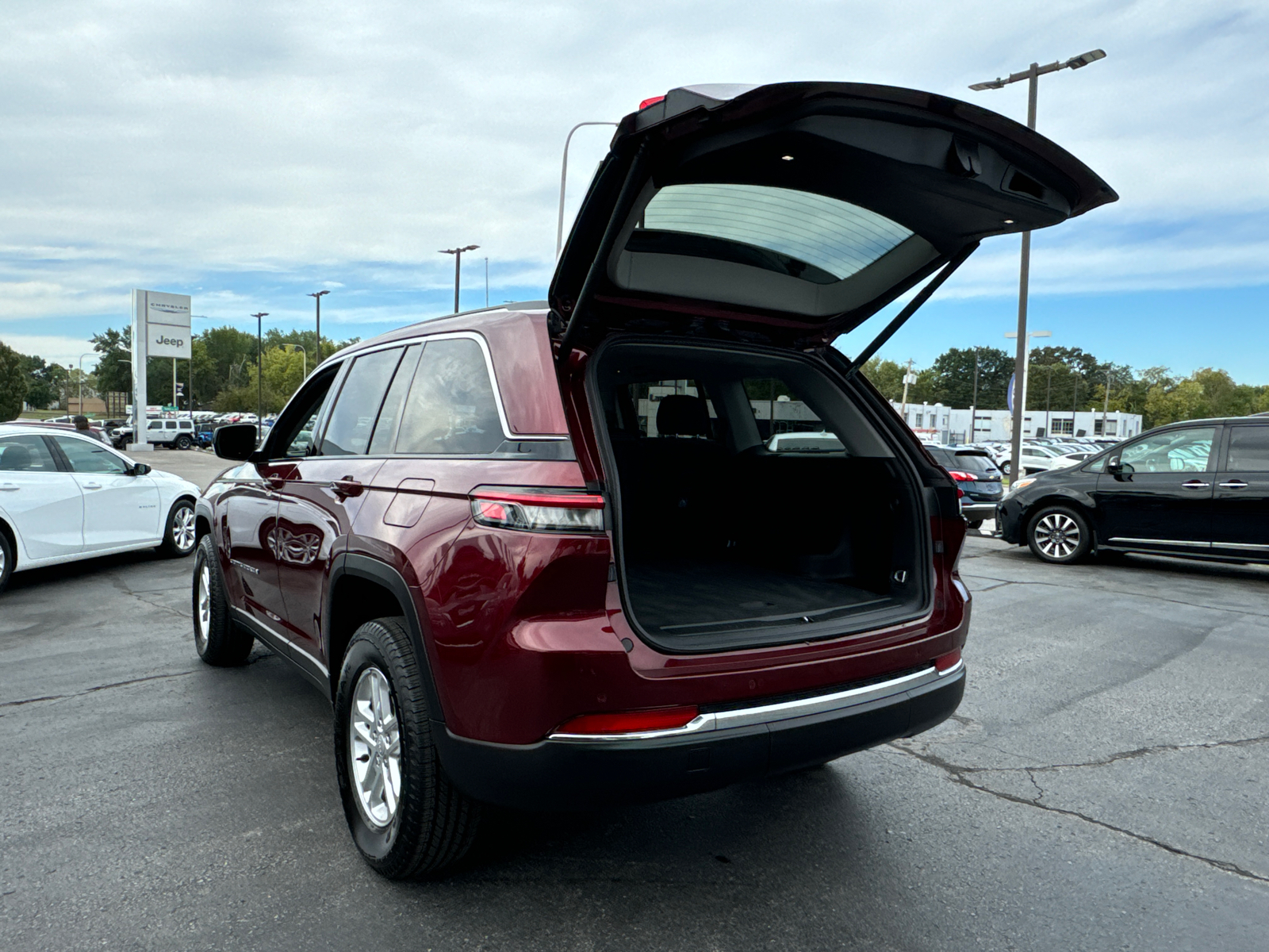 2022 JEEP GRAND CHEROKEE Laredo 16