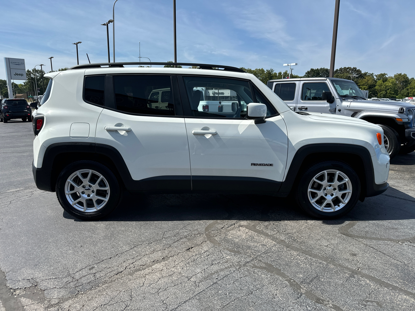 2020 JEEP RENEGADE Latitude 5