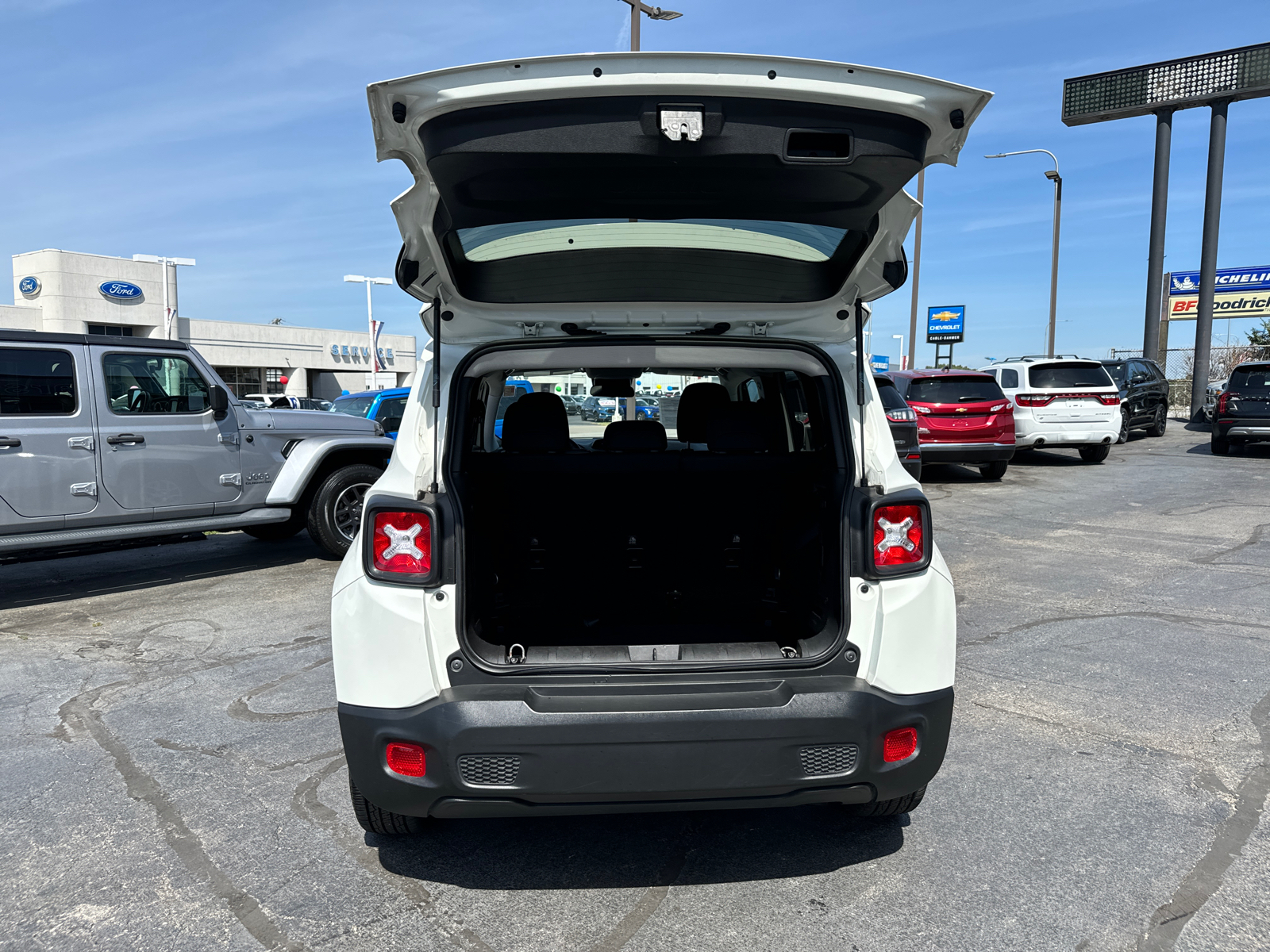 2020 JEEP RENEGADE Latitude 16