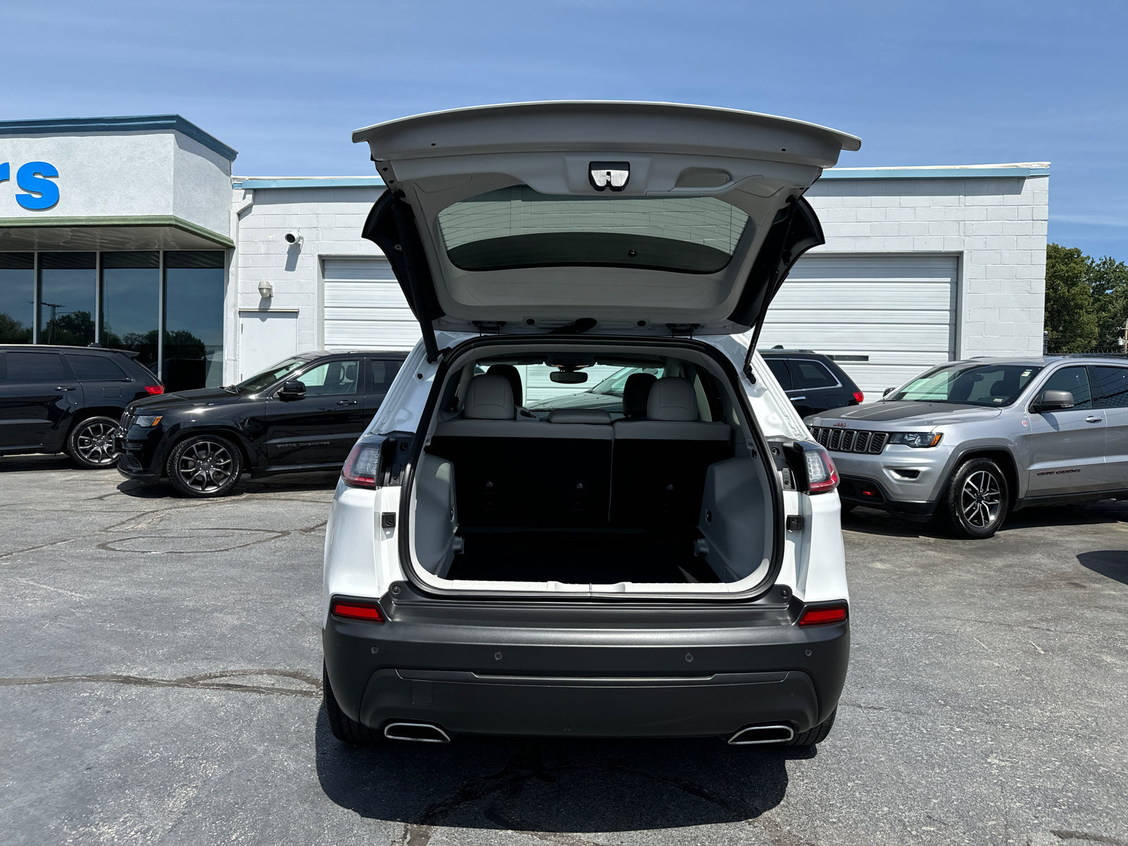 2021 JEEP CHEROKEE Latitude Lux 18